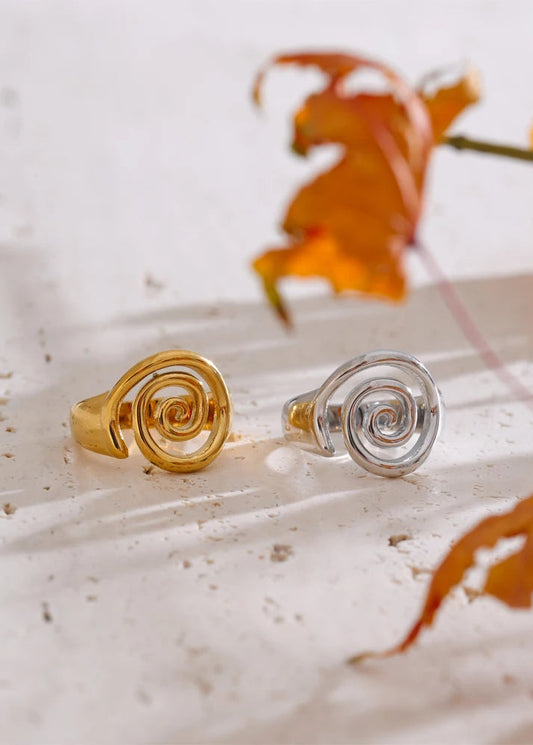 Maré Conch Gold Plated Stainless Steel Statement Ring