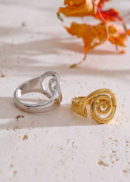 Maré Conch Gold Plated Stainless Steel Statement Ring